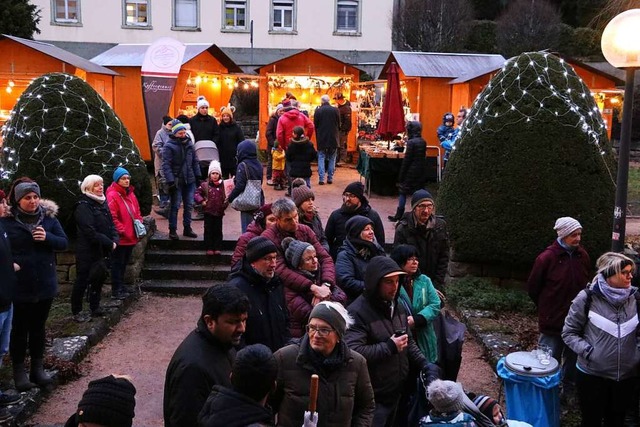 Auf dem Bonndorfer Weihnachtsmarkt war... Freude der Organisatoren und Hndler.  | Foto: Martha Weishaar