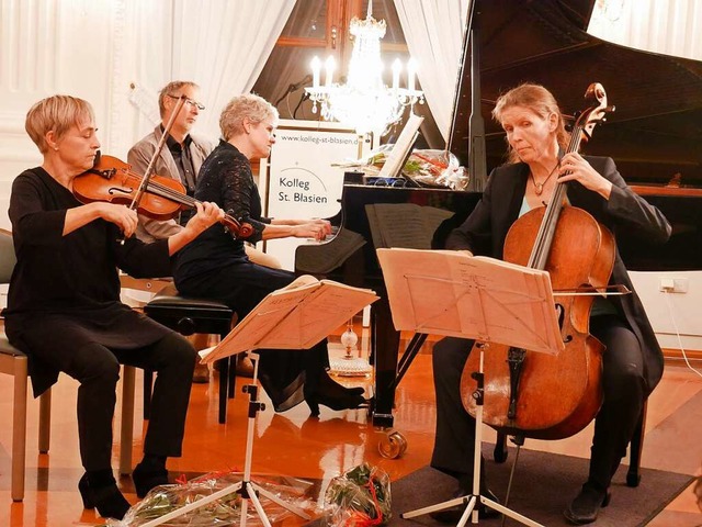 Auch das Trio Vivente wird 2024 im Rah...im Festsaal des Kollegs zu hren sein.  | Foto: Michael Gottstein