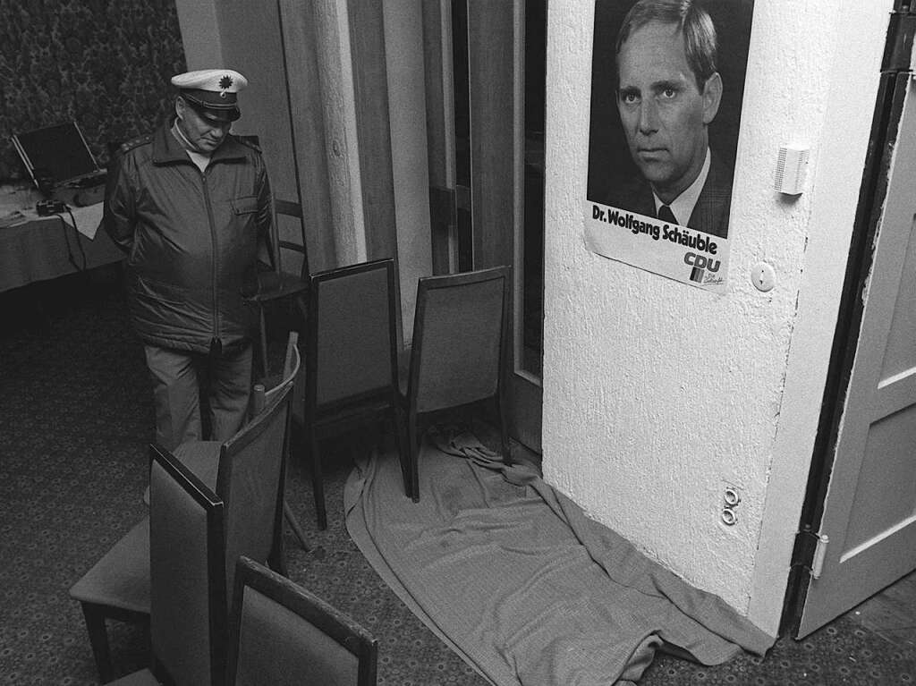 Das Attentat vom Herbst 1990 vernderte sein Leben. Am 12. Oktober 1990 wird Schuble bei einer Wahlkampfveranstaltung angeschossen. Hier ein Bild des Tatorts in Oppenau.