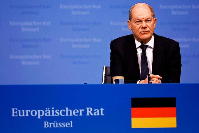 Scholz bei einer Pressekonferenz in Brssel Mitte Dezember  | Foto: KENZO TRIBOUILLARD (AFP)