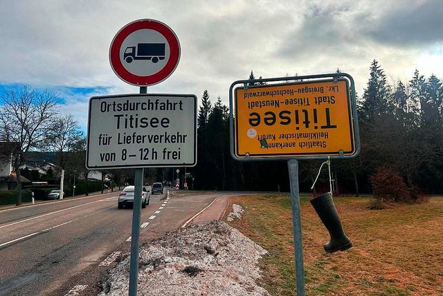 Auch in Titisee steht die Welt fr die Landwirte Kopf.  | Foto: Kamera 24