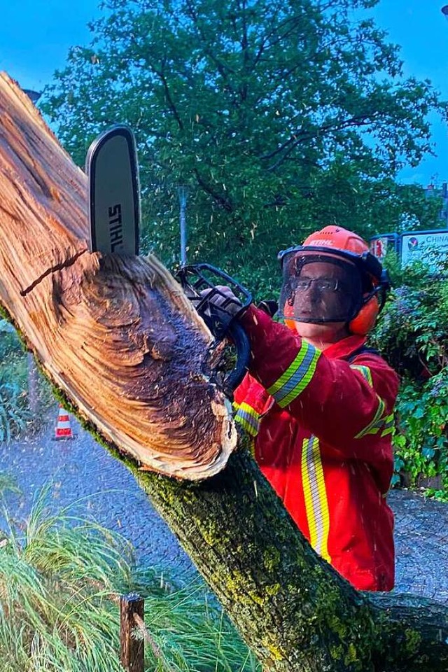 Wegen  Sturmschden muss die Feuerwehr immer hufiger ausrcken.  | Foto: Feuerwehr Weil