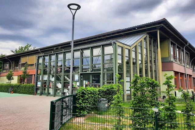 Das Alois-Rapp-Haus beherbergt Grundschule und Kita in Merzhausen.  | Foto: Sophia Hesser