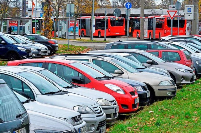 Das Auto stehen lassen und den Nahverk...das ist das Ziel des Mobilittspasses.  | Foto: Michael Bamberger