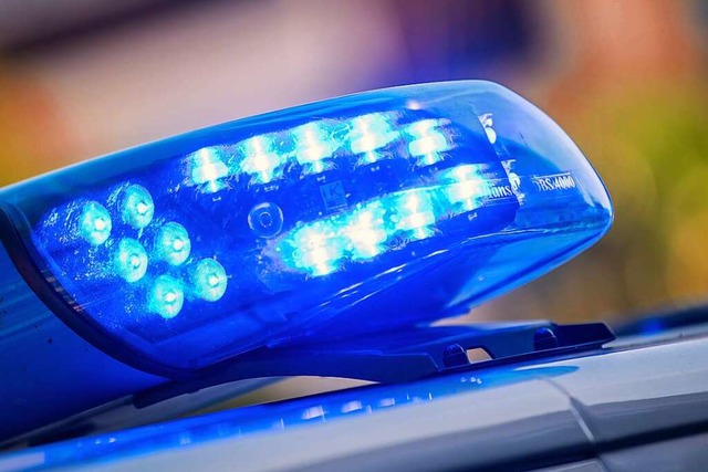 Die Polizei bittet um Hinweise zu einer Unfallflucht in Bad Bellingen.  | Foto: Lino Mirgeler (dpa)