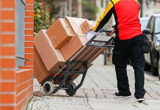 Nicht alle Weihnachtspakete sind dieses Jahr angekommen (Symbolbild).  | Foto: Jan Woitas (dpa)