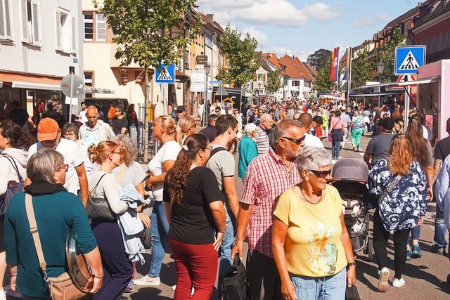 Ein Publikumsmagnet 2023 in Kenzingen:...r Innenstadt und durchs Gewerbegebiet.  | Foto: Ilona Hge