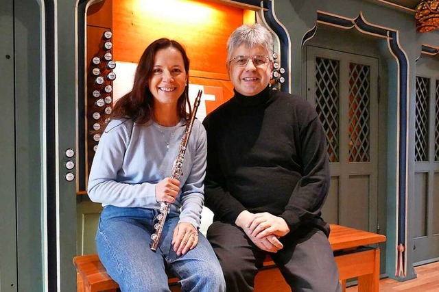 Fltistin Sabine Daniels und Organist Clemens Staiger musizieren gerne zusammen.  | Foto: Franziska Kleintges