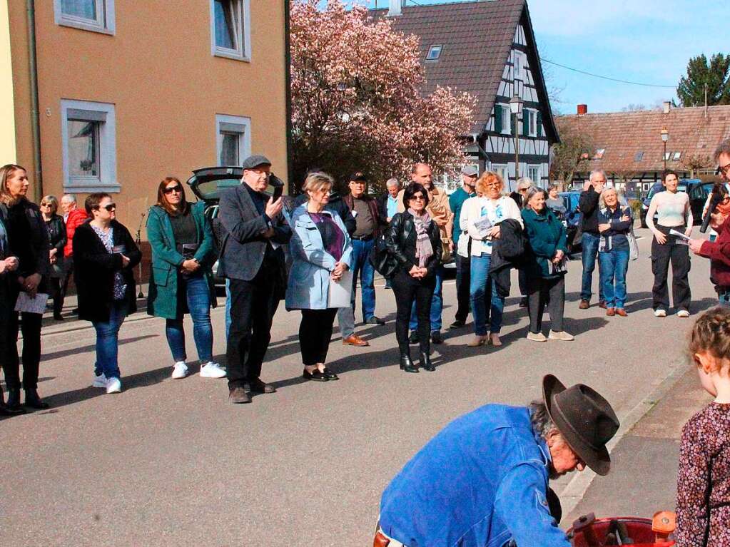 In Nonnenweier erinnern seit Mrz Stolpersteine an neun von den Nazis verfolgte jdische Mitbrgerinnen und Mitbrger. Der Knstler Gunter Demnig verlegte die Steine.