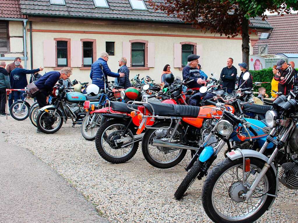 Im Mai gab es ein Mopedtreffen in Nonnenweier – es hat nur so gedrhnt und geraucht.