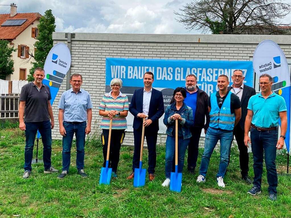 Mit dem ersten Spatenstich starten die Tiefbauarbeiten fr das Glasfasernetz in Schwanau im August. Fr die Schaffung der neuen Infrastruktur werden mehrere Kilometer Kabel verlegt.