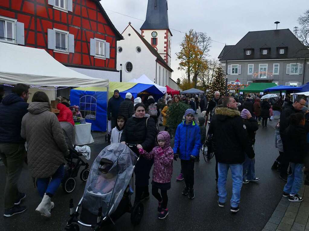 Wintermarkt Ottenheim im Dezember: Wie immer gut besucht.