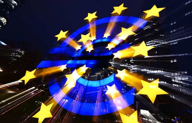 Euro-Skulptur in Frankfurt  | Foto: Arne Dedert (dpa)