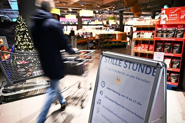 Jede Woche zwei Stunden Stille &#8211;...ermarkt ist das seit Mrz ganz normal.  | Foto: Felix Kstle (dpa)