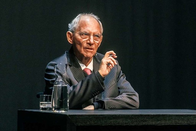 Wolfgang Schuble bei einem Podiumsgesprch  im Jahr 2022.  | Foto: Markus Scholz