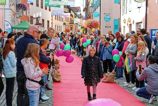 Endingen zeigt Flagge: Die Gewerbescha... auch 2023 ein groer Publikumsmagnet.  | Foto: Ruth Seitz