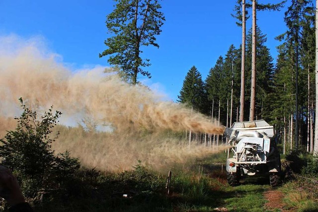 Schwere Maschinen kalken den Waldboden in Biederbach.  | Foto: Landratsamt Emmendingen
