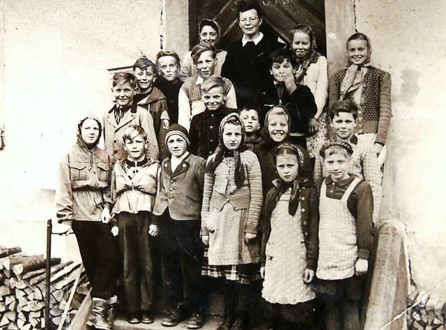Die Stohren-Schulklasse mit Lehrerin Agathe Steck  im Jahr 1954  | Foto: REPRO: Manfred Lange