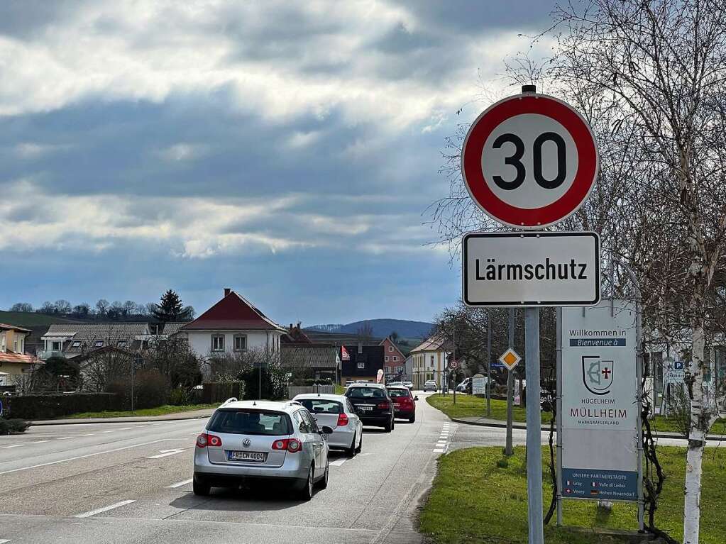Nach langem Vorlauf wurde Ende Februar die Tempo-30-Zone in der Ortsdurchfahrt von Hgelheim eingerichtet. Auch in zahlreichen anderen Straen der Region wurden Geschwindigkeiten reduziert.