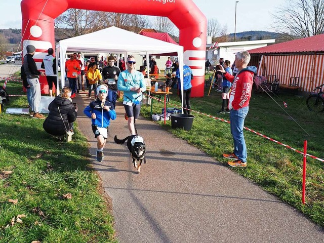 Organisator Pascal Schucker startete  ...t beim zweiten Brogginger Spendenlauf.  | Foto: Michael Haberer