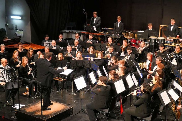 Traditionell erffnet die Stadtmusik in Lffingen das Veranstaltungsjahr.  | Foto: Heidrun Simoneit