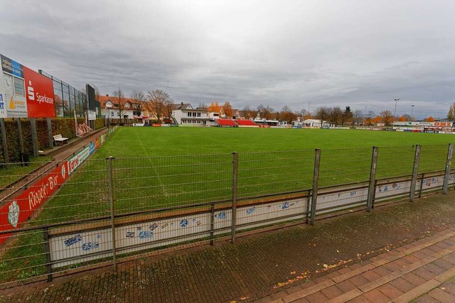 Soll das Kaiserstuhlstadion verlegt un... Brgerinnen und Brger am 14. Januar.  | Foto: Martin Wendel