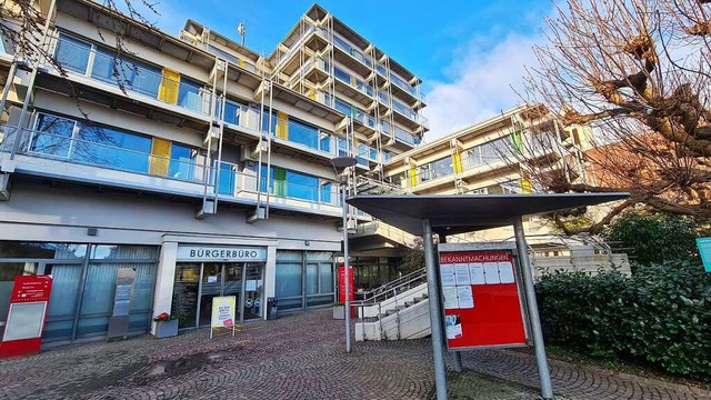 Rund 2600 Personalausweise hat das Br...e Rheinfelder Stadtverwaltung leistet.  | Foto: Stefan Ammann