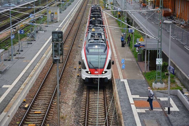 Whrend des Umbaus des Bahnhofs Weil a...rungen der Gleise und der Wegefhrung.  | Foto: Hannes Lauber