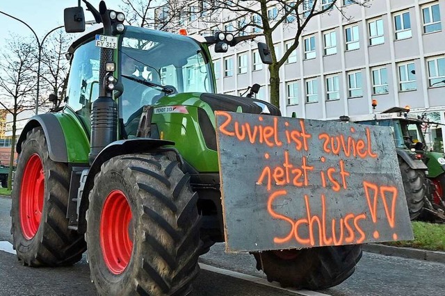 Bereits im Dezember 2023 protestierten Landwirte in Freiburg.  | Foto: Michael Bamberger