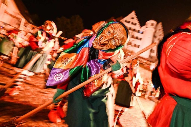 Narren klagen schon lange ber die br...r Fasnacht. Jetzt gibt es Lichtblicke.  | Foto: Felix Kstle (dpa)