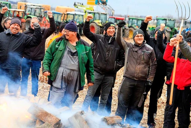 Landwirte protestieren am Sulzer Kreuz  | Foto: Heidi Fel