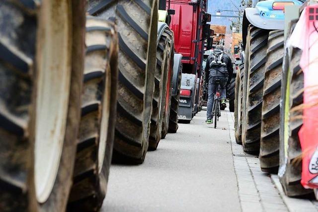 Bauernprotest in Freiburg: Stau in der City und leere Marktauslagen