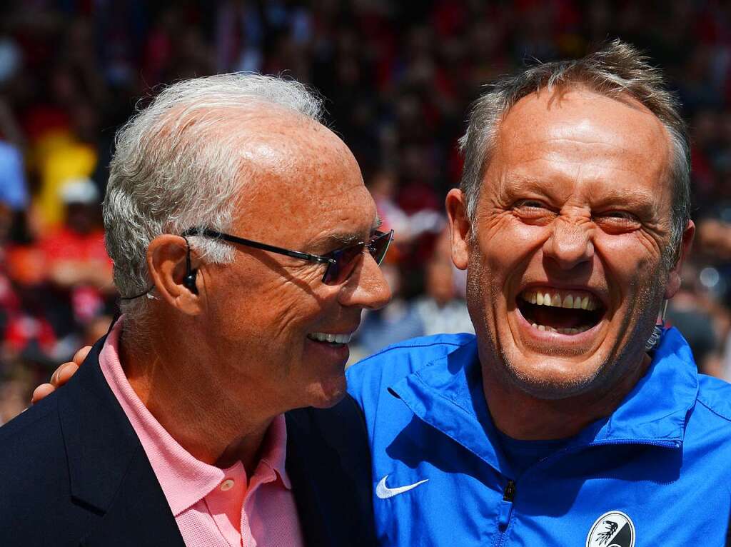 Seltener Gast an der Dreisam – zum Saisonabschluss der Saison 2012/13 besuchte Franz Beckenbauer (links) im Mai 2015  den SC und Trainer Christian Streich.