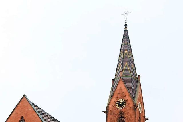 Warum das Dach des Kirchturms in Oberweier saniert werden muss
