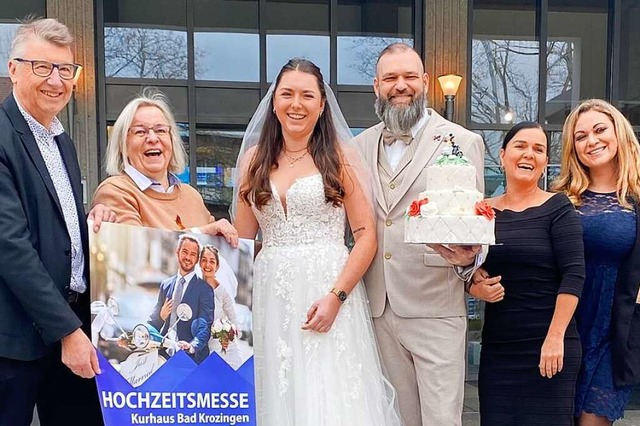 Blicken der Hochzeitsmesse heiter entg...r, Hochzeitssngerin Verena Rose Ruder  | Foto: Anne Kolmogorow