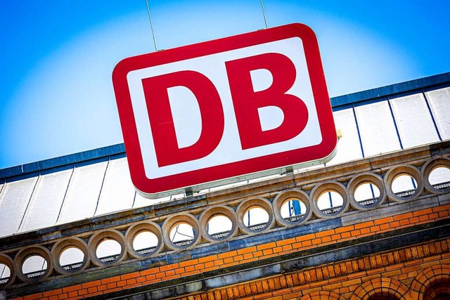 Die Bahn will attraktiver werden (Symbolfoto).  | Foto: Moritz Frankenberg (dpa)