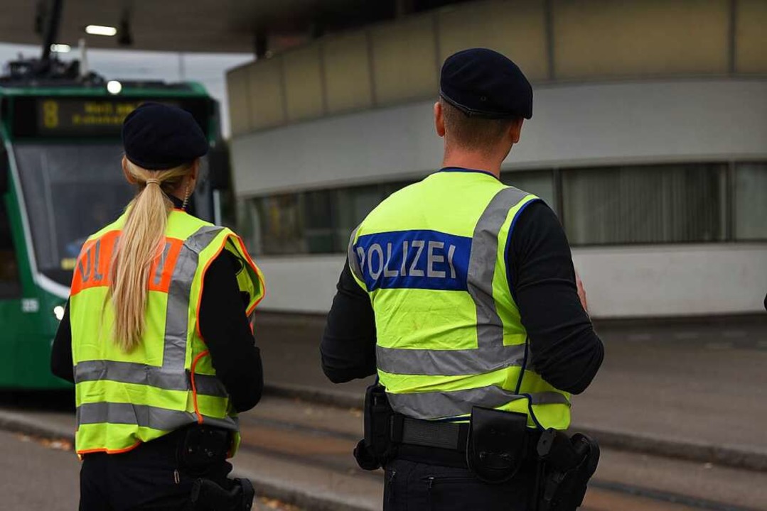 Bundespolizei Stößt Bei Den Grenzkontrollen Zur Schweiz Auch Auf ...