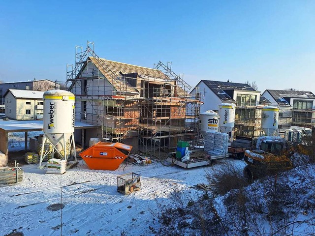 In der  Vauban-Strae entstehen 16 Mie...nen Husern zwischen Bestandsgebuden.  | Foto: Dirk Sattelberger