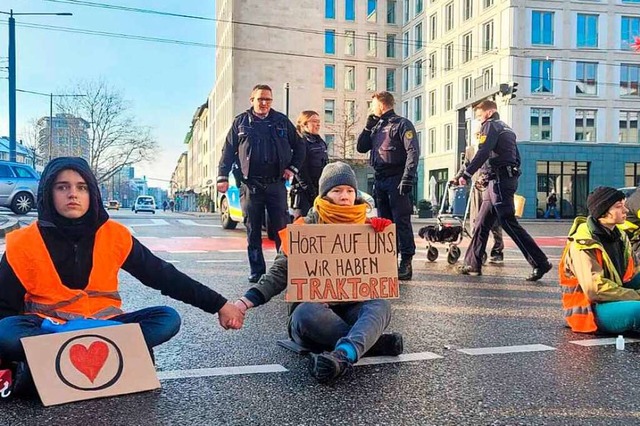 Klimaaktivisten kopieren die Landwirte.  | Foto: Manuel Fritsch