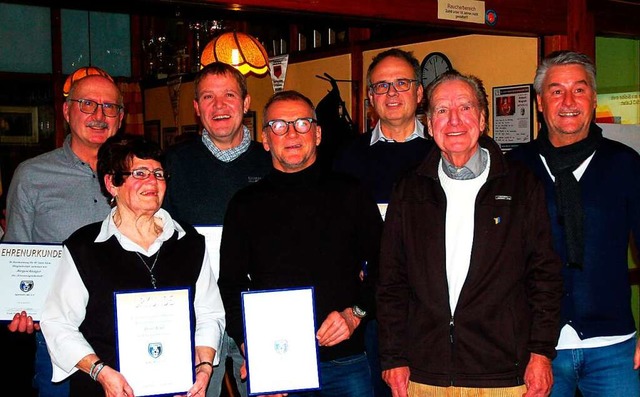 Ehrenmitglieder ernannte der SC Lahr b...ist Kurt Ottmann (Zweiter von rechts).  | Foto: Wolfgang Beck