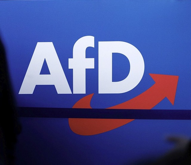 Bei einem Treffen sollen AfD-Politiker...reibung von Menschen diskutiert haben.  | Foto: Carsten Koall (dpa)