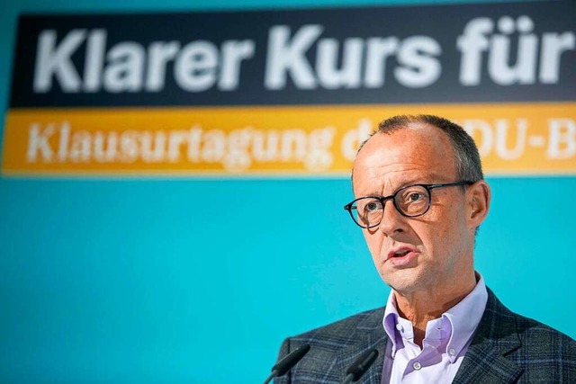 CDU-Parteichef Friedrich Merz spricht ...Klausurtagung des CDU-Bundesvorstands.  | Foto: Helmut Fricke (dpa)