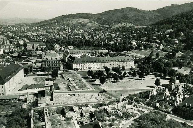 1953 ghnten in Freiburgs City noch immer Trmmerlcken