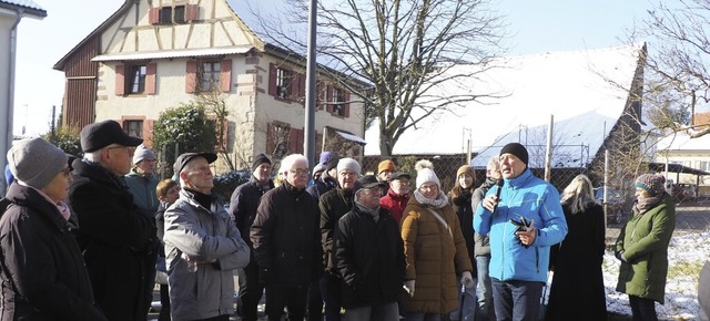 Rund 80 Brgerinnen und Brger folgten...s Schneucker, hier in der Koppengasse.  | Foto: Herbert Frey