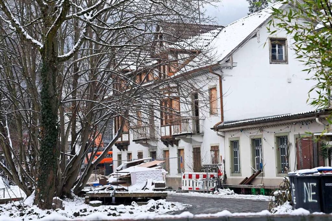 In Staufen wurde mit den Abrissarbeiten der Alten Tuchfabrik begonnen.  | Foto: Bernhard Seitz