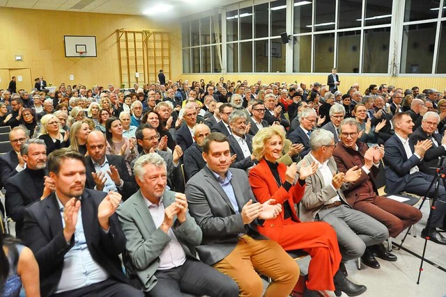 Um die 300 Besucher kamen  am Montagab...von Kreis Lrrach und Gemeinde Binzen.  | Foto: Daniel Gramespacher