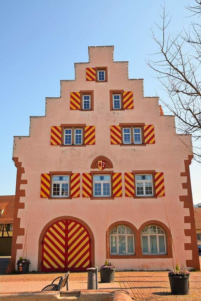 Das Friesenheimer Rathaus: Um den Chef...ht es bei Wahlen am kommenden Sonntag.  | Foto: Hubert Rderer