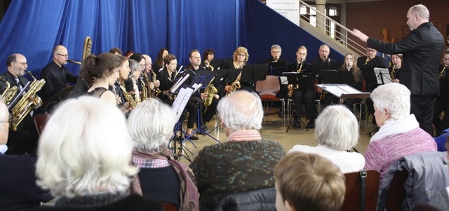 Das Saxophon im Mittelpunkt: Teilnehme...demie beim Abschlusskonzert in Wasser.  | Foto: Christiane Franz