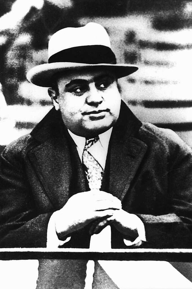 Scarface mit wegretuschierter Narbe: Undatiertes Bild von Al Capone  | Foto: UPI (dpa)