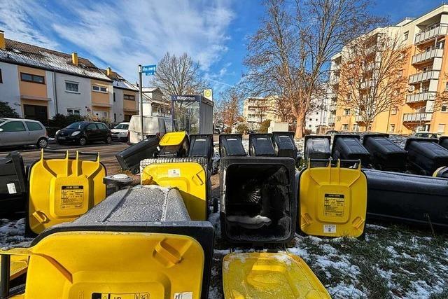 Warum in Bad Krozingen 43 neue Gelbe Tonnen am Straenrand liegen